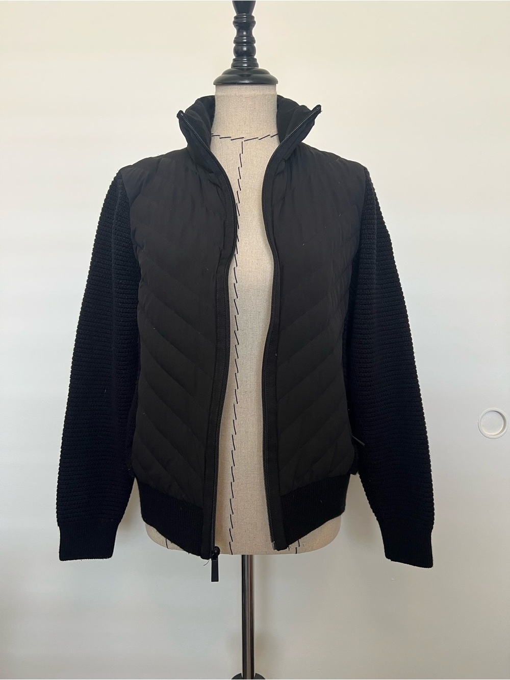 Michael Michael kors black ultra lightweight down fill jacket